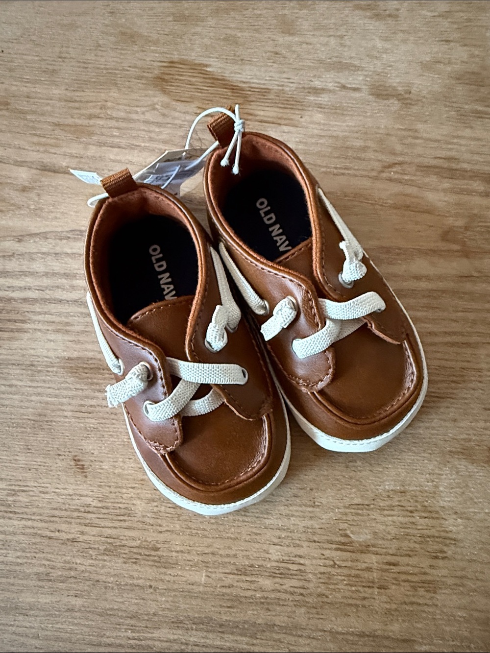 NWT Old Navy Brown Toddler Boat Shoes with Cream Laces